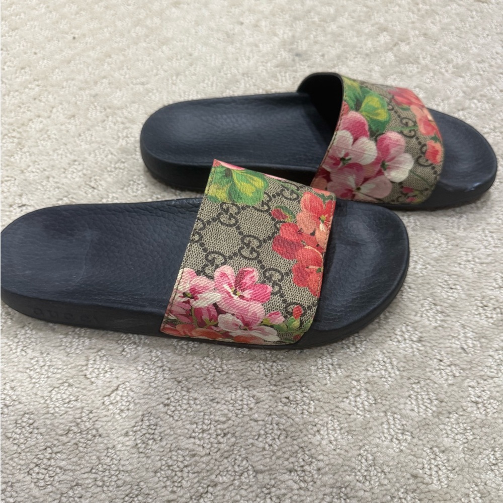 Gucci Floral Slide Sandals - Black and Multicolor - Picture 3 of 4